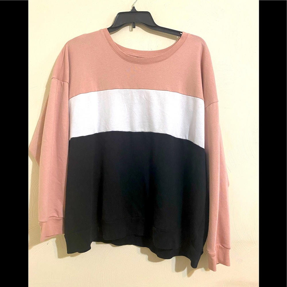 LAST CHANCE $$Torrid tricolor sweatshirt